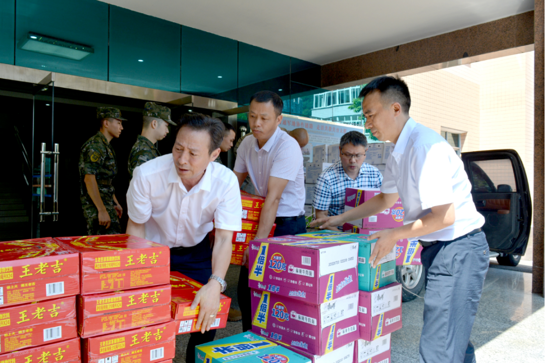 重慶博云建工集團“八一”建軍節(jié)慰問武警重慶總隊第三支隊、萬州區(qū)消防救援支隊和萬州區(qū)交巡警支隊